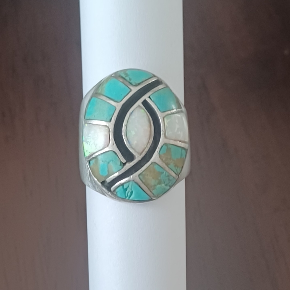 VINTAGE Hand Made:Native American Zuni Hummingbird Turquoise and Moon Stone Ring - Picture 6 of 7